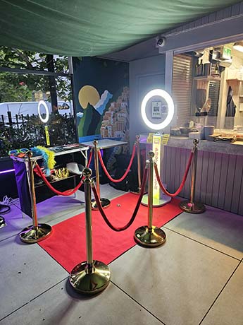 Modern Pod Selfie Booth