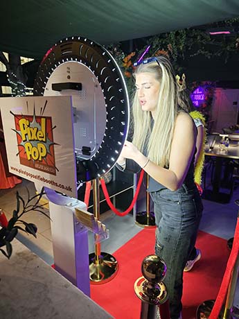 Modern Pod Selfie Booth